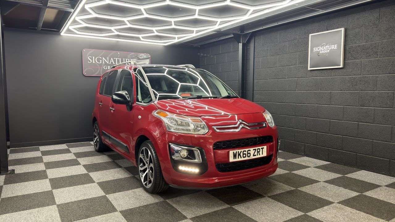 A 2017 CITROEN C3 PICASSO 1.6 BlueHDi Platinum MPV 5dr Diesel Manual Euro 6 (100 ps) High driving pos A 2017 CITROEN C3 PICASSO 1.6 BlueHDi Platinum MPV 5dr Diesel Manual Euro 6 (100 ps) High driving pos