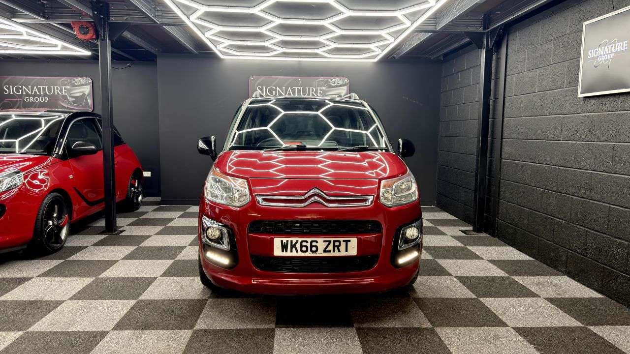 A 2017 CITROEN C3 PICASSO 1.6 BlueHDi Platinum MPV 5dr Diesel Manual Euro 6 (100 ps) High driving pos A 2017 CITROEN C3 PICASSO 1.6 BlueHDi Platinum MPV 5dr Diesel Manual Euro 6 (100 ps) High driving pos