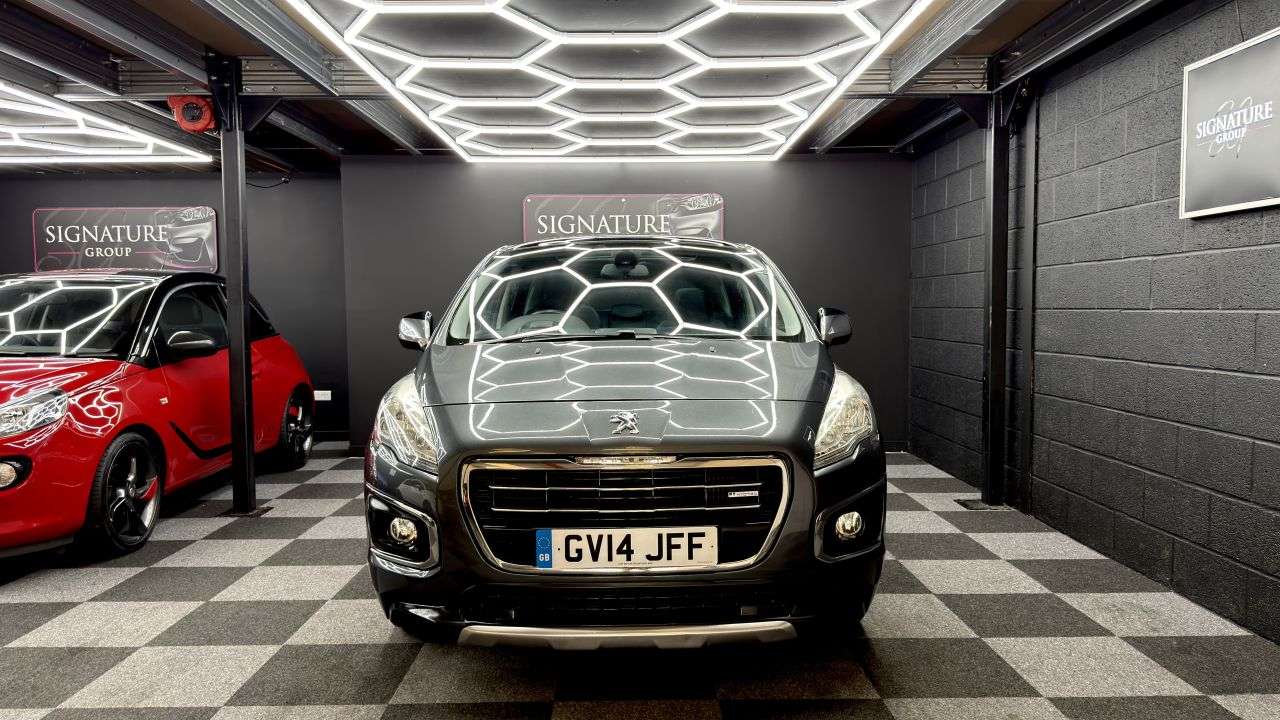 A 2014 PEUGEOT 3008 2.0 h e-HDi Allure SUV 5dr Diesel Hybrid EGC 4WD Euro 5 (s/s) (200 ps) A 2014 PEUGEOT 3008 2.0 h e-HDi Allure SUV 5dr Diesel Hybrid EGC 4WD Euro 5 (s/s) (200 ps)