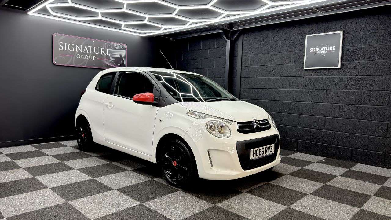 A 2017 CITROEN C1 1.2 PureTech Furio Hatchback 3dr Petrol Manual Euro 6 (82 ps) A 2017 CITROEN C1 1.2 PureTech Furio Hatchback 3dr Petrol Manual Euro 6 (82 ps)