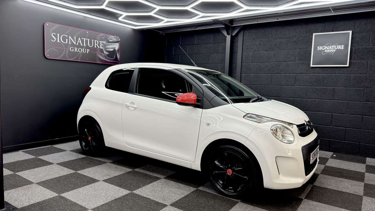 A 2017 CITROEN C1 1.2 PureTech Furio Hatchback 3dr Petrol Manual Euro 6 (82 ps) A 2017 CITROEN C1 1.2 PureTech Furio Hatchback 3dr Petrol Manual Euro 6 (82 ps)