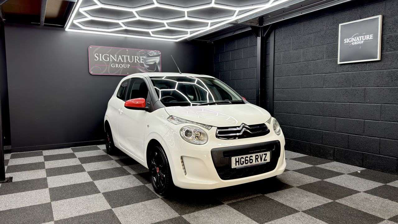 A 2017 CITROEN C1 1.2 PureTech Furio Hatchback 3dr Petrol Manual Euro 6 (82 ps) A 2017 CITROEN C1 1.2 PureTech Furio Hatchback 3dr Petrol Manual Euro 6 (82 ps)