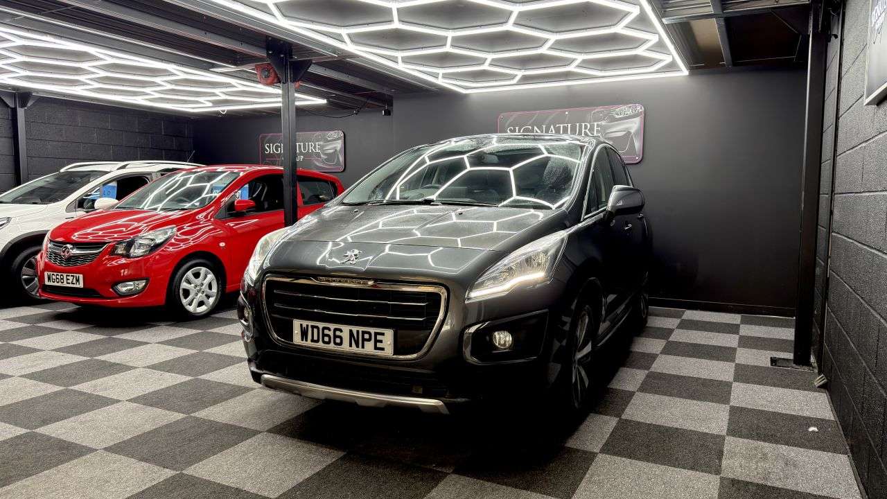 A 2017 PEUGEOT 3008 1.6 BlueHDi Allure SUV 5dr Diesel EAT Euro 6 (s/s) (120 ps) A 2017 PEUGEOT 3008 1.6 BlueHDi Allure SUV 5dr Diesel EAT Euro 6 (s/s) (120 ps)