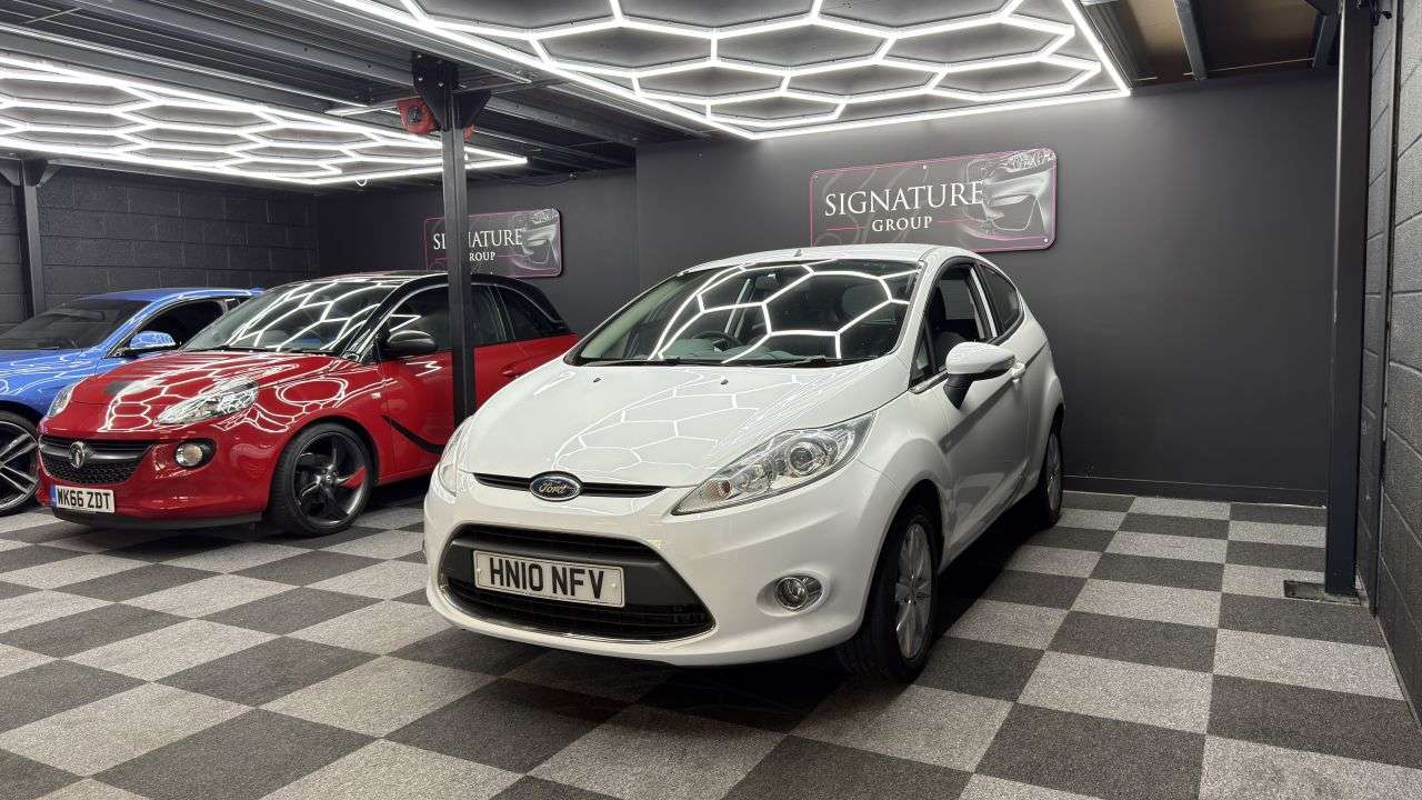 A 2010 FORD FIESTA 1.25 Zetec Hatchback 3dr Petrol Manual (129 g/km, 81 bhp) A 2010 FORD FIESTA 1.25 Zetec Hatchback 3dr Petrol Manual (129 g/km, 81 bhp)