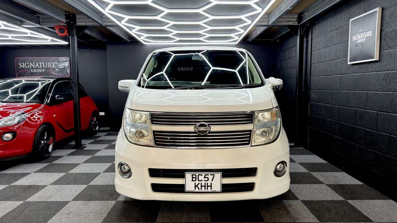 A 2007 NISSAN ELGRAND 0.0L A 2007 NISSAN ELGRAND 0.0L