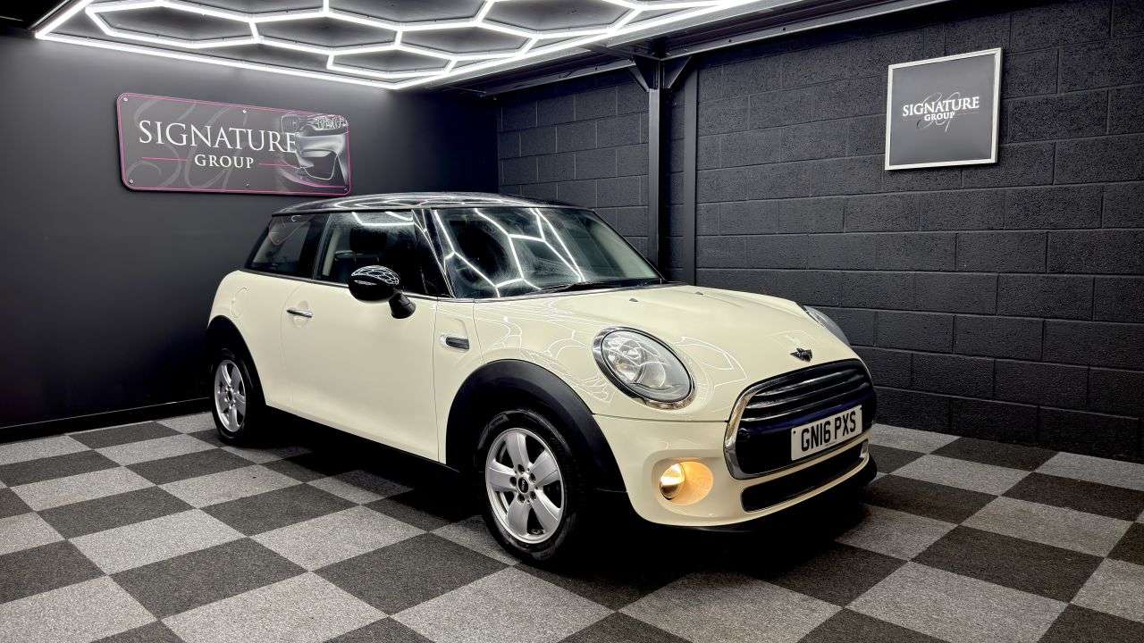 A 2016 MINI HATCH 1.5 Cooper Hatchback 3dr Petrol Manual Euro 6 (s/s) (136 ps) A 2016 MINI HATCH 1.5 Cooper Hatchback 3dr Petrol Manual Euro 6 (s/s) (136 ps)