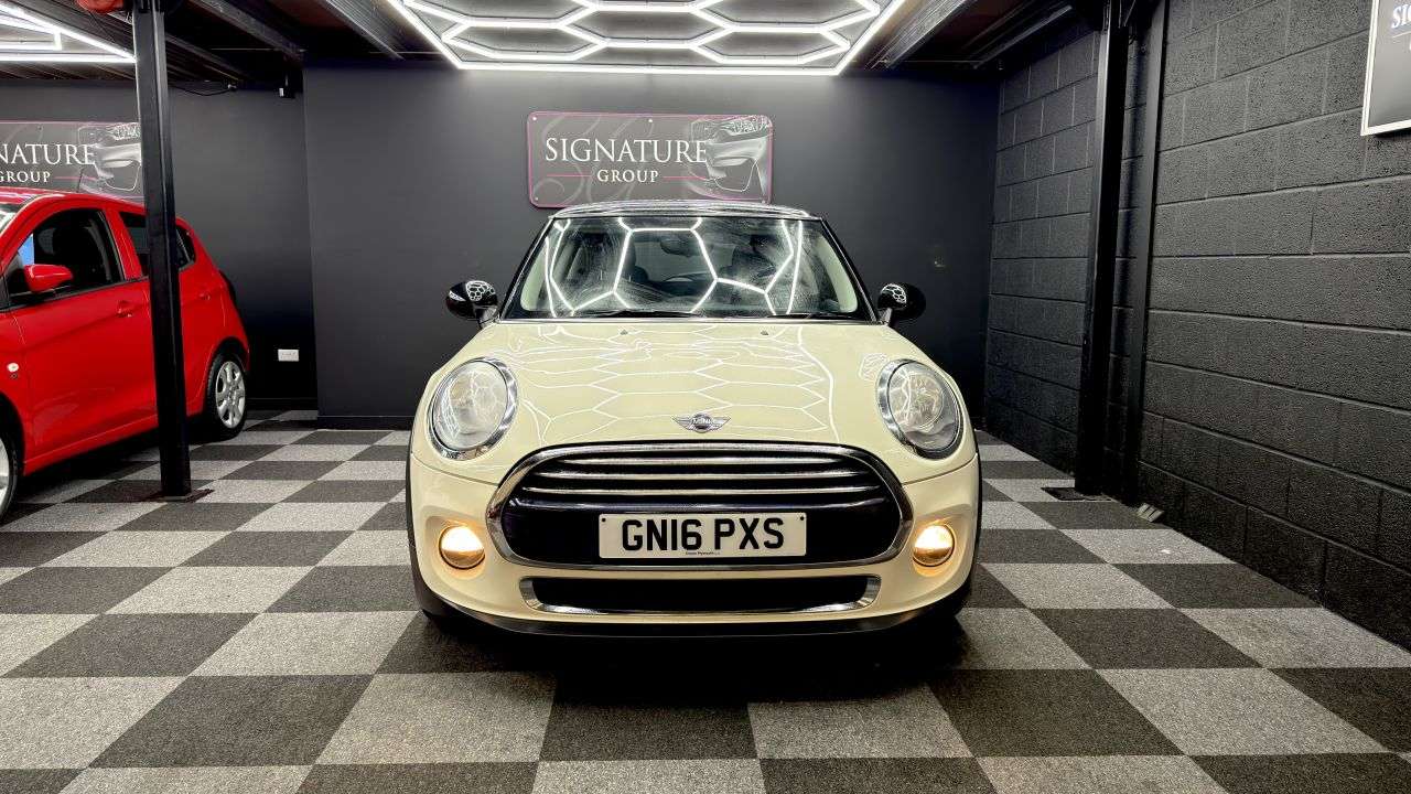 A 2016 MINI HATCH 1.5 Cooper Hatchback 3dr Petrol Manual Euro 6 (s/s) (136 ps) A 2016 MINI HATCH 1.5 Cooper Hatchback 3dr Petrol Manual Euro 6 (s/s) (136 ps)