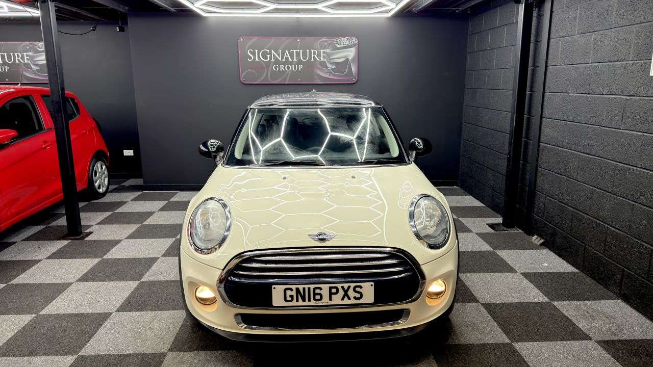 A 2016 MINI HATCH 1.5 Cooper Hatchback 3dr Petrol Manual Euro 6 (s/s) (136 ps) A 2016 MINI HATCH 1.5 Cooper Hatchback 3dr Petrol Manual Euro 6 (s/s) (136 ps)