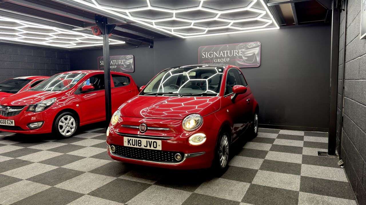 A 2018 FIAT 500 1.2 Lounge Hatchback 3dr Petrol Manual Euro 6 (s/s) (69 bhp) A 2018 FIAT 500 1.2 Lounge Hatchback 3dr Petrol Manual Euro 6 (s/s) (69 bhp)