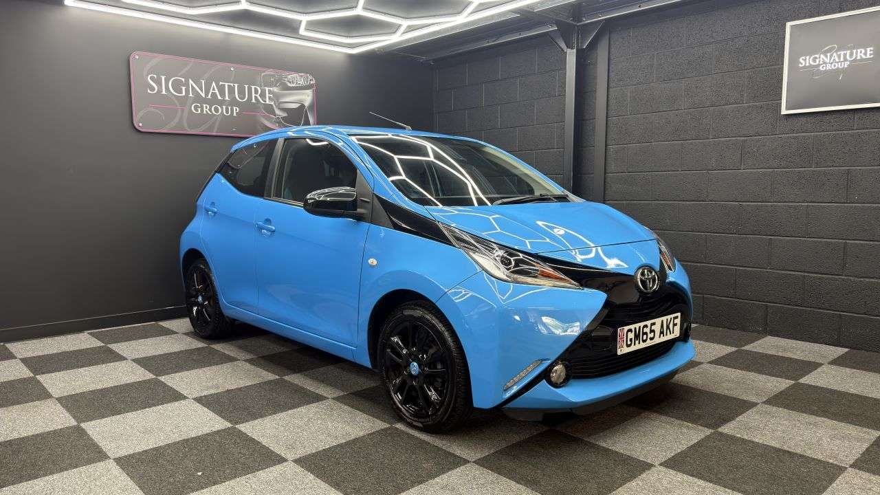 A 2015 TOYOTA AYGO 1.0 VVT-i x-cite Hatchback 5dr Petrol x-shift Euro 6 (68 ps) A 2015 TOYOTA AYGO 1.0 VVT-i x-cite Hatchback 5dr Petrol x-shift Euro 6 (68 ps)
