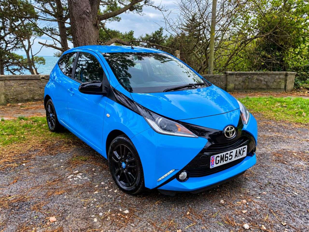 A 2015 TOYOTA AYGO 1.0 VVT-i x-cite Hatchback 5dr Petrol x-shift Euro 6 (68 ps) A 2015 TOYOTA AYGO 1.0 VVT-i x-cite Hatchback 5dr Petrol x-shift Euro 6 (68 ps)