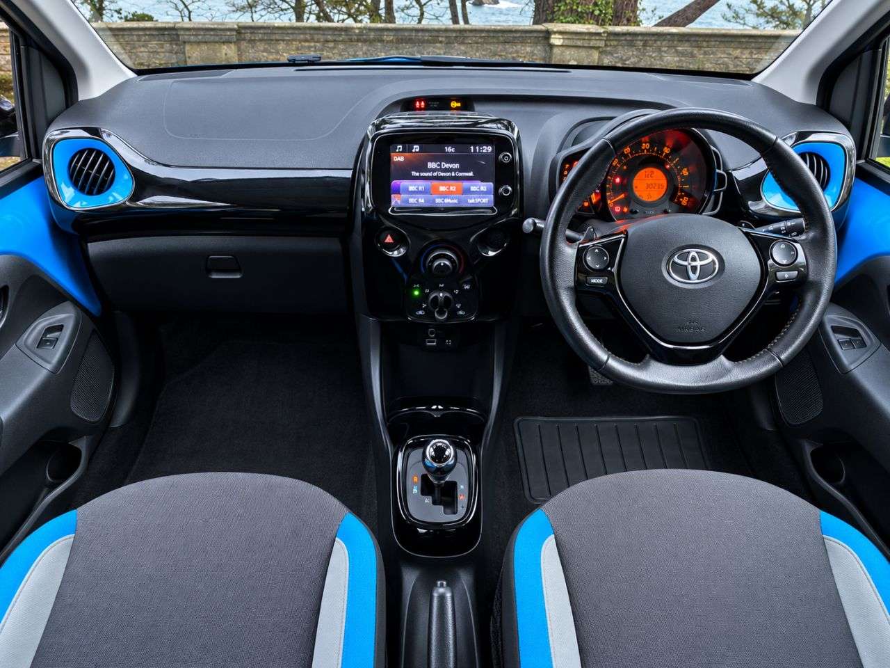 A 2015 TOYOTA AYGO 1.0 VVT-i x-cite Hatchback 5dr Petrol x-shift Euro 6 (68 ps) A 2015 TOYOTA AYGO 1.0 VVT-i x-cite Hatchback 5dr Petrol x-shift Euro 6 (68 ps)