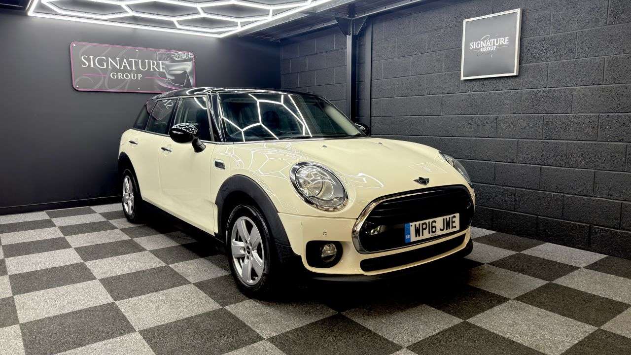 A 2016 MINI CLUBMAN 1.5 Cooper Estate 6dr Petrol Manual Euro 6 (s/s) (136 ps) A 2016 MINI CLUBMAN 1.5 Cooper Estate 6dr Petrol Manual Euro 6 (s/s) (136 ps)