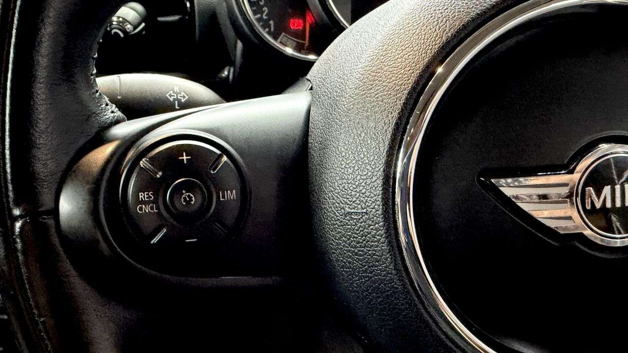 2016 MINI CLUBMAN 2016 MINI CLUBMAN