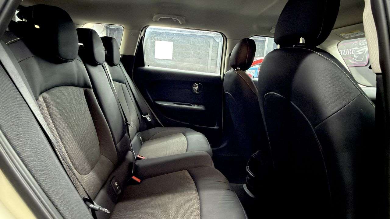 2016 MINI CLUBMAN 2016 MINI CLUBMAN