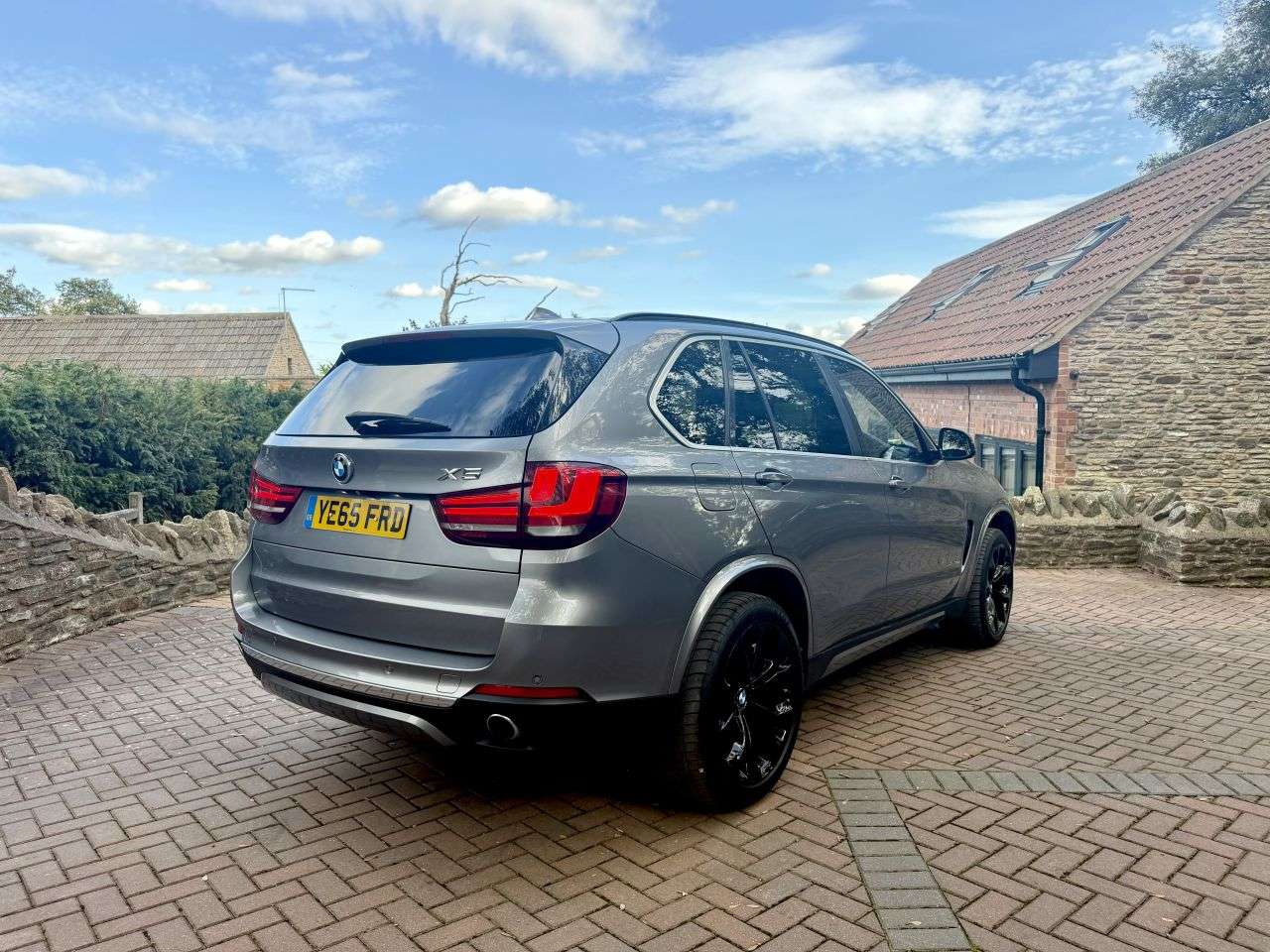 A 2015 BMW X5 3.0 30d SE SUV 5dr Diesel Auto xDrive Euro 6 (s/s) (258 ps) A 2015 BMW X5 3.0 30d SE SUV 5dr Diesel Auto xDrive Euro 6 (s/s) (258 ps)