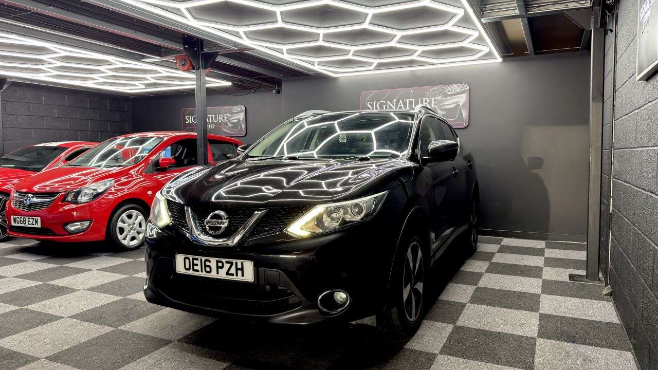 A 2016 NISSAN QASHQAI 1.5 dCi N-Connecta SUV 5dr Diesel Manual 2WD Euro 6 (s/s) (110 ps) A 2016 NISSAN QASHQAI 1.5 dCi N-Connecta SUV 5dr Diesel Manual 2WD Euro 6 (s/s) (110 ps)