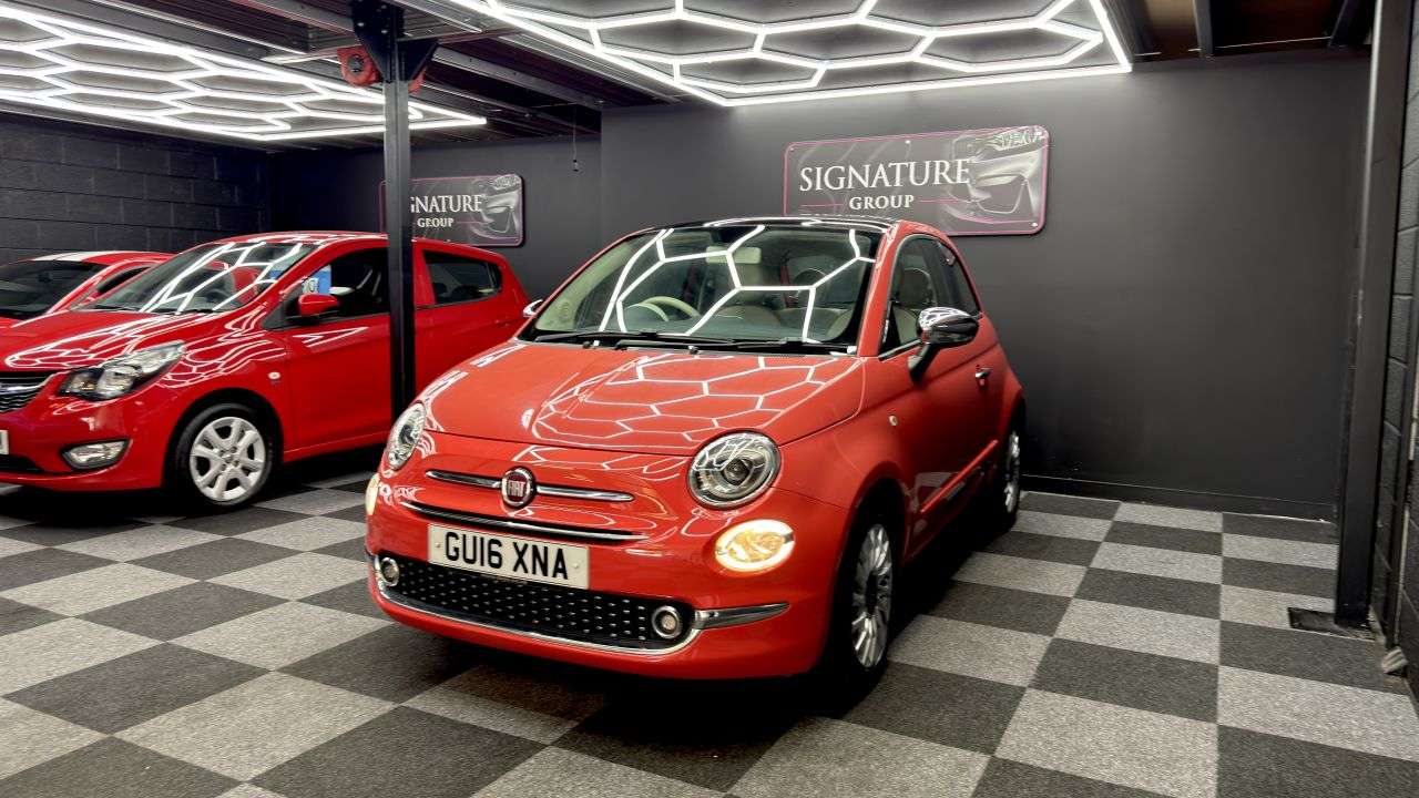 A 2016 FIAT 500 1.2 Lounge Hatchback 3dr Petrol Manual Euro 6 (s/s) (69 bhp) A 2016 FIAT 500 1.2 Lounge Hatchback 3dr Petrol Manual Euro 6 (s/s) (69 bhp)