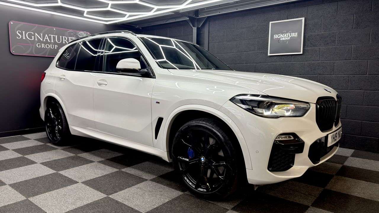 A 2019 BMW X5 3.0 30d M Sport SUV 5dr Diesel Auto xDrive Euro 6 (s/s) (265 ps) A 2019 BMW X5 3.0 30d M Sport SUV 5dr Diesel Auto xDrive Euro 6 (s/s) (265 ps)