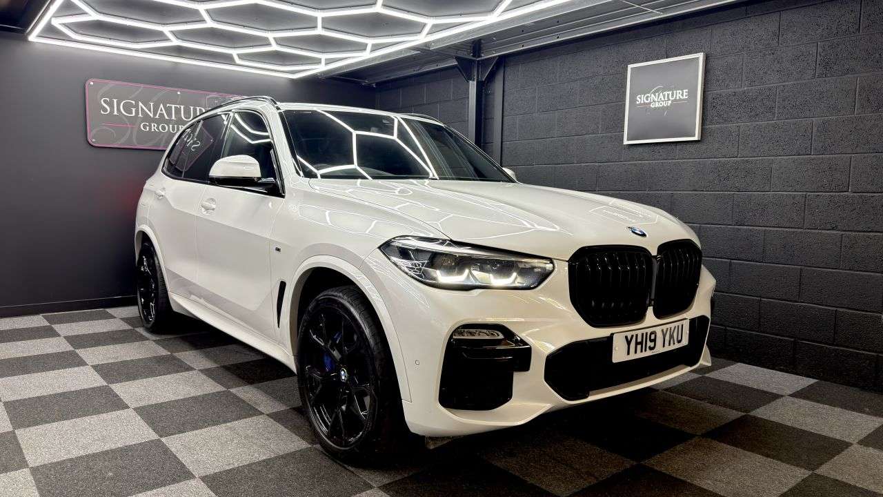 A 2019 BMW X5 3.0 30d M Sport SUV 5dr Diesel Auto xDrive Euro 6 (s/s) (265 ps) A 2019 BMW X5 3.0 30d M Sport SUV 5dr Diesel Auto xDrive Euro 6 (s/s) (265 ps)
