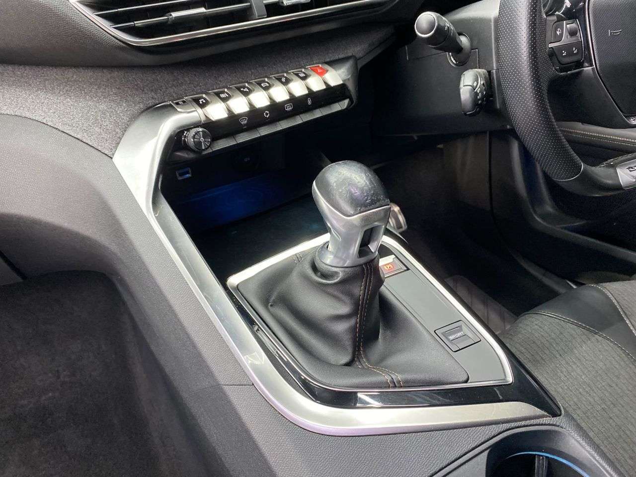 2017 PEUGEOT 3008 2017 PEUGEOT 3008