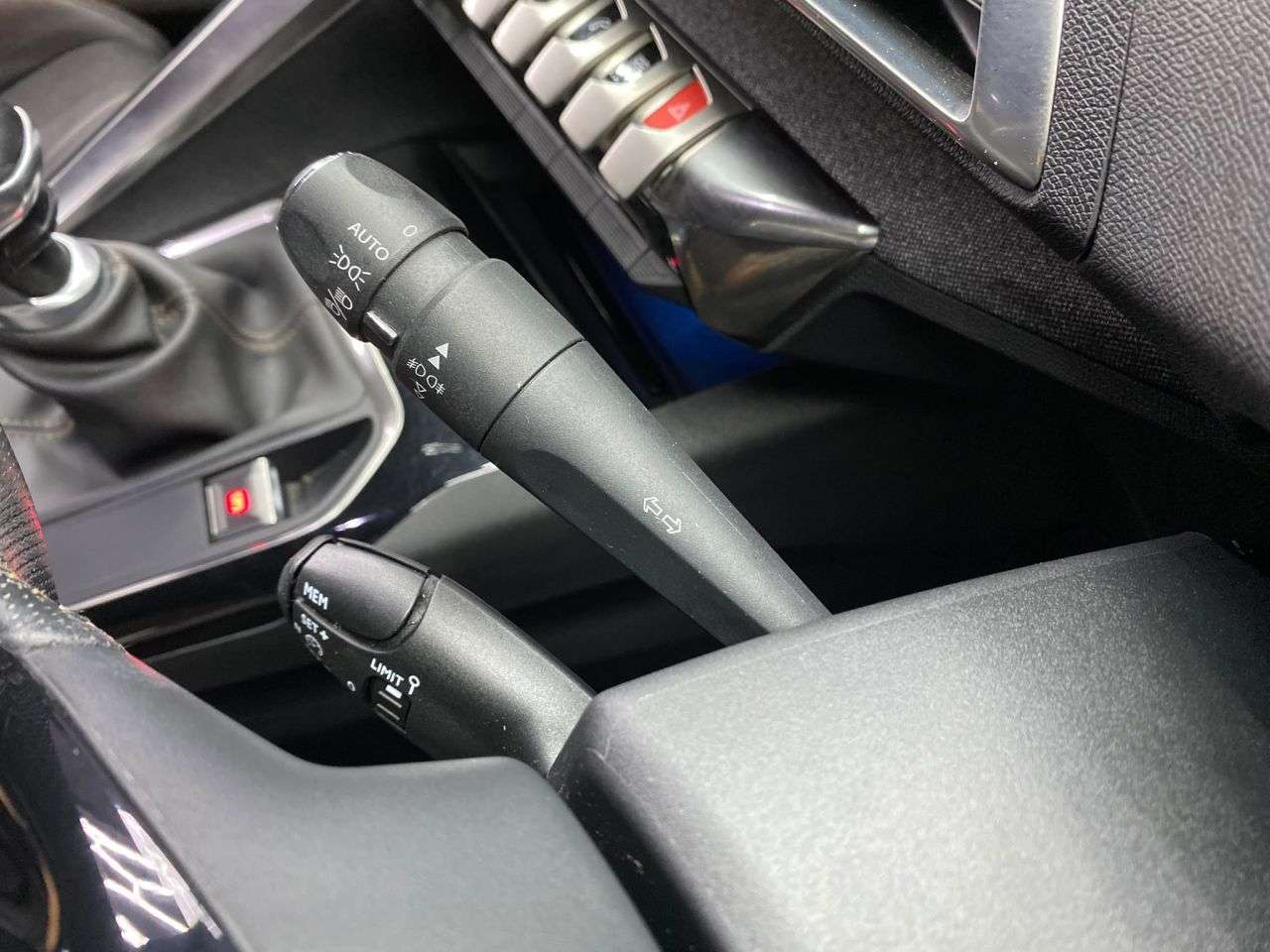 2017 PEUGEOT 3008 2017 PEUGEOT 3008