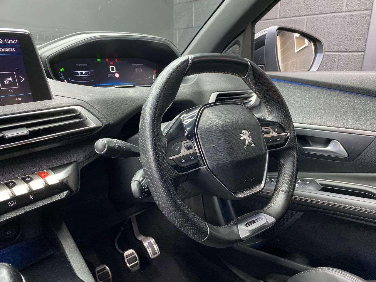2017 PEUGEOT 3008 2017 PEUGEOT 3008