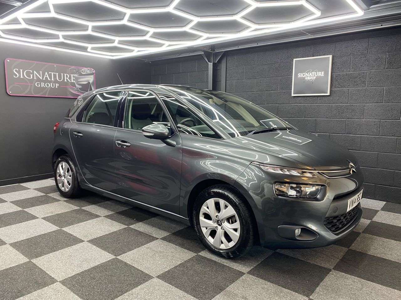 A 2014 CITROEN C4 PICASSO 1.6 HDi VTR+ MPV 5dr Diesel Manual Euro 5 (90 ps) A 2014 CITROEN C4 PICASSO 1.6 HDi VTR+ MPV 5dr Diesel Manual Euro 5 (90 ps)