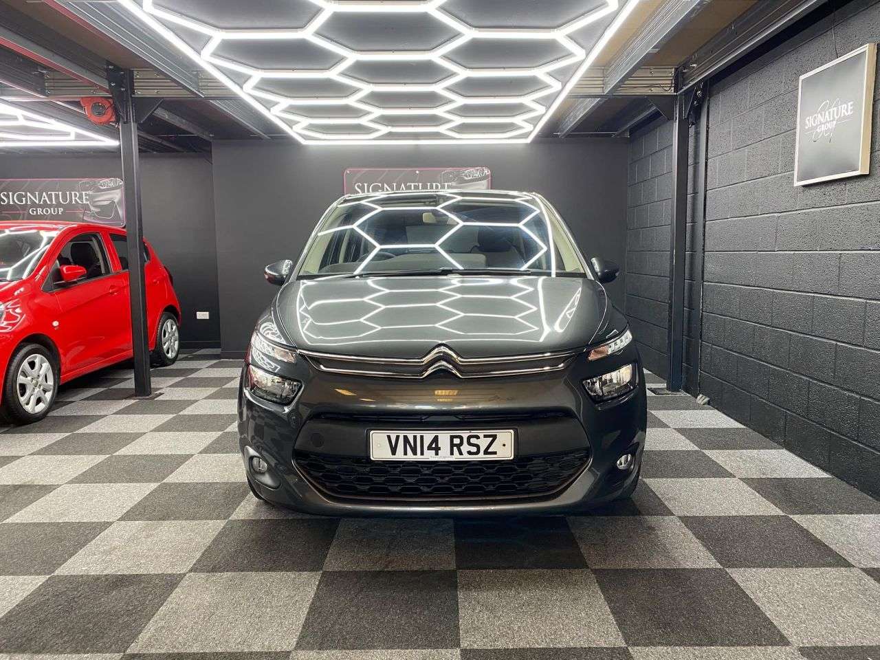 A 2014 CITROEN C4 PICASSO 1.6 HDi VTR+ MPV 5dr Diesel Manual Euro 5 (90 ps) A 2014 CITROEN C4 PICASSO 1.6 HDi VTR+ MPV 5dr Diesel Manual Euro 5 (90 ps)