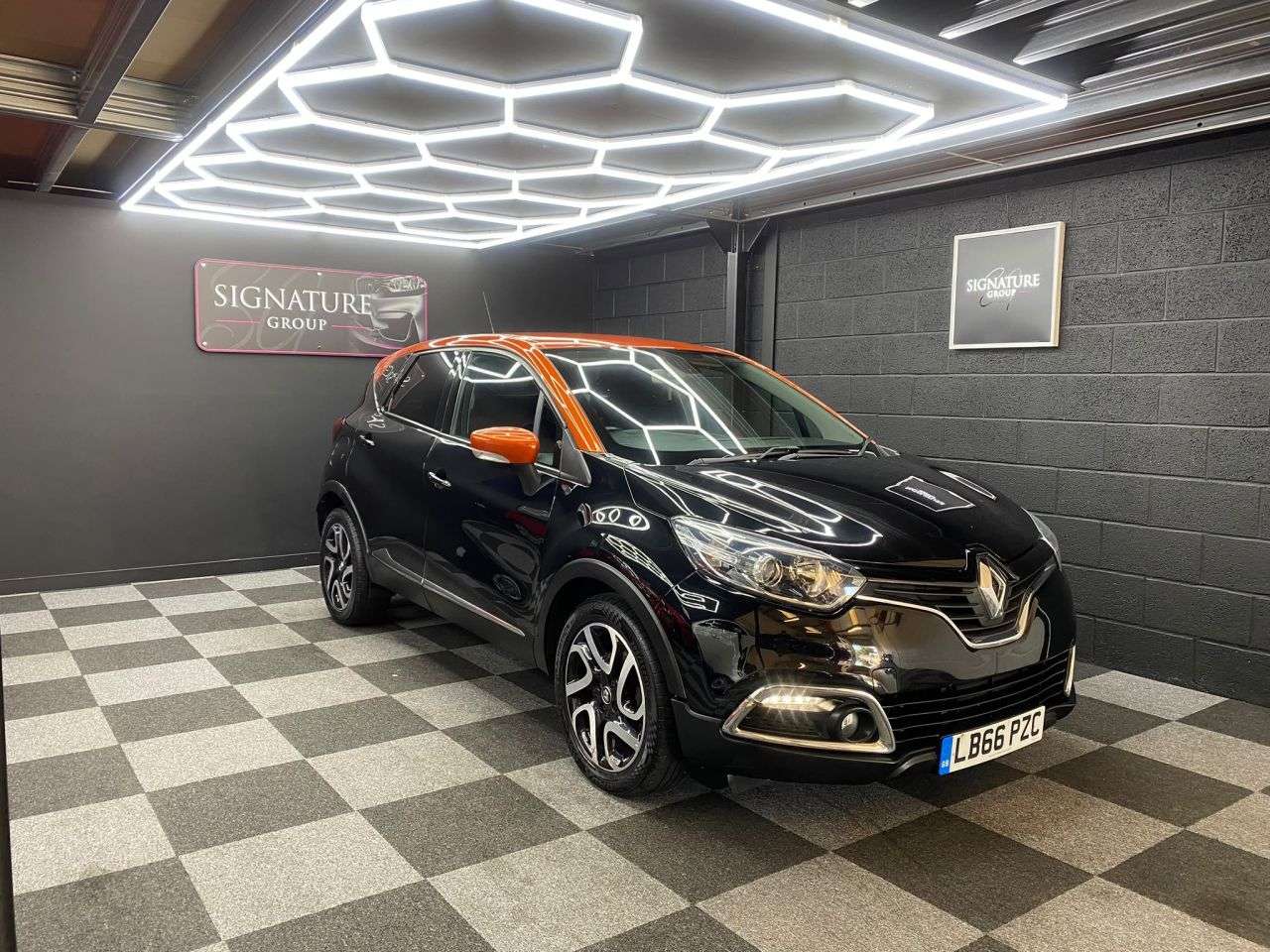 A 2017 RENAULT CAPTUR 1.5 dCi ENERGY Dynamique S Nav SUV 5dr Diesel Auto Euro 6 (s/s) (90 ps) A 2017 RENAULT CAPTUR 1.5 dCi ENERGY Dynamique S Nav SUV 5dr Diesel Auto Euro 6 (s/s) (90 ps)