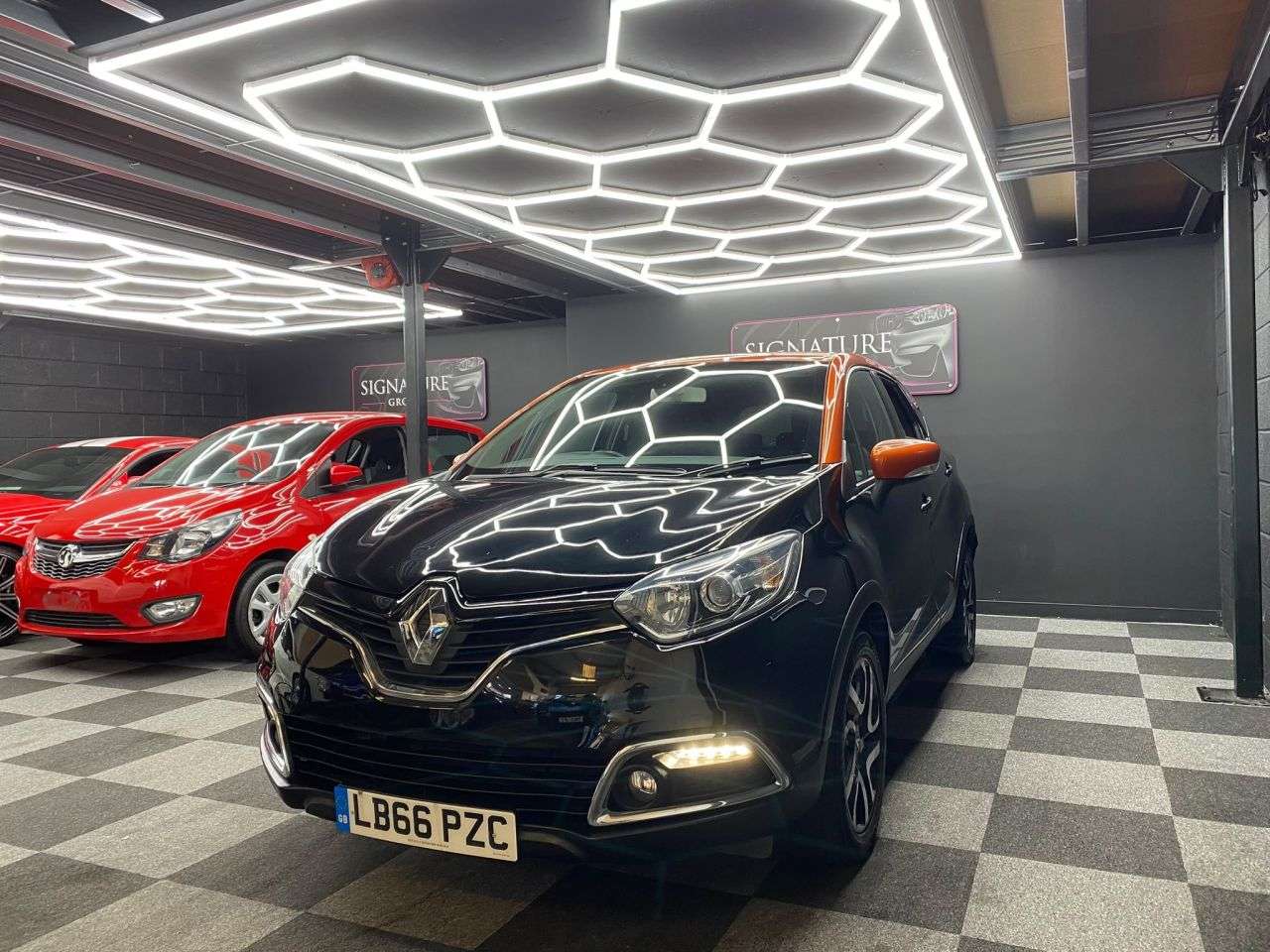 A 2017 RENAULT CAPTUR 1.5 dCi ENERGY Dynamique S Nav SUV 5dr Diesel Auto Euro 6 (s/s) (90 ps) A 2017 RENAULT CAPTUR 1.5 dCi ENERGY Dynamique S Nav SUV 5dr Diesel Auto Euro 6 (s/s) (90 ps)