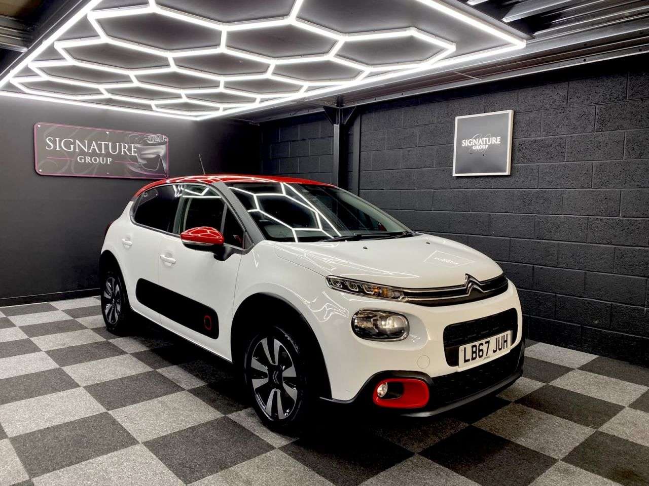 A 2017 CITROEN C3 1.2 PureTech Flair Hatchback 5dr Petrol Manual Euro 6 (82 ps) A 2017 CITROEN C3 1.2 PureTech Flair Hatchback 5dr Petrol Manual Euro 6 (82 ps)