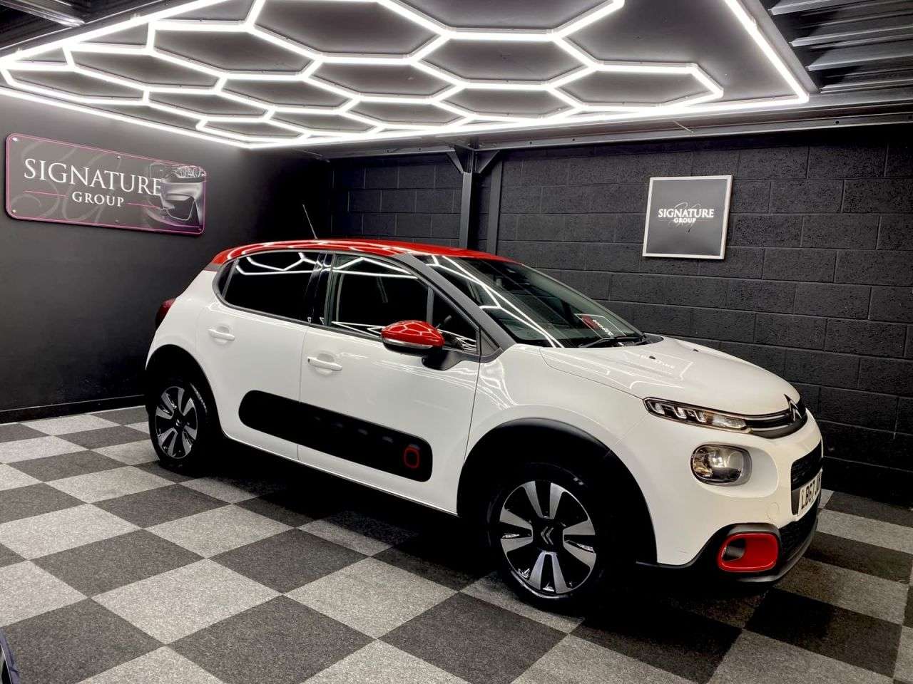 A 2017 CITROEN C3 1.2 PureTech Flair Hatchback 5dr Petrol Manual Euro 6 (82 ps) A 2017 CITROEN C3 1.2 PureTech Flair Hatchback 5dr Petrol Manual Euro 6 (82 ps)