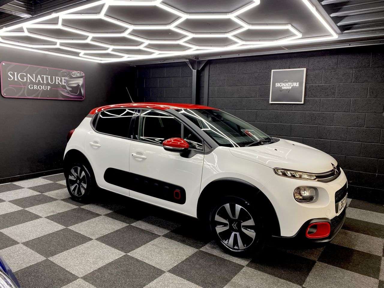 A 2017 CITROEN C3 1.2 PureTech Flair Hatchback 5dr Petrol Manual Euro 6 (82 ps) A 2017 CITROEN C3 1.2 PureTech Flair Hatchback 5dr Petrol Manual Euro 6 (82 ps)