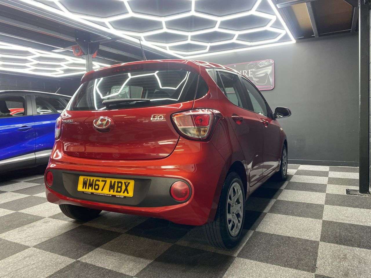 A 2018 HYUNDAI I10 1.0 SE Hatchback 5dr Petrol Manual Euro 6 (66 ps) A 2018 HYUNDAI I10 1.0 SE Hatchback 5dr Petrol Manual Euro 6 (66 ps)