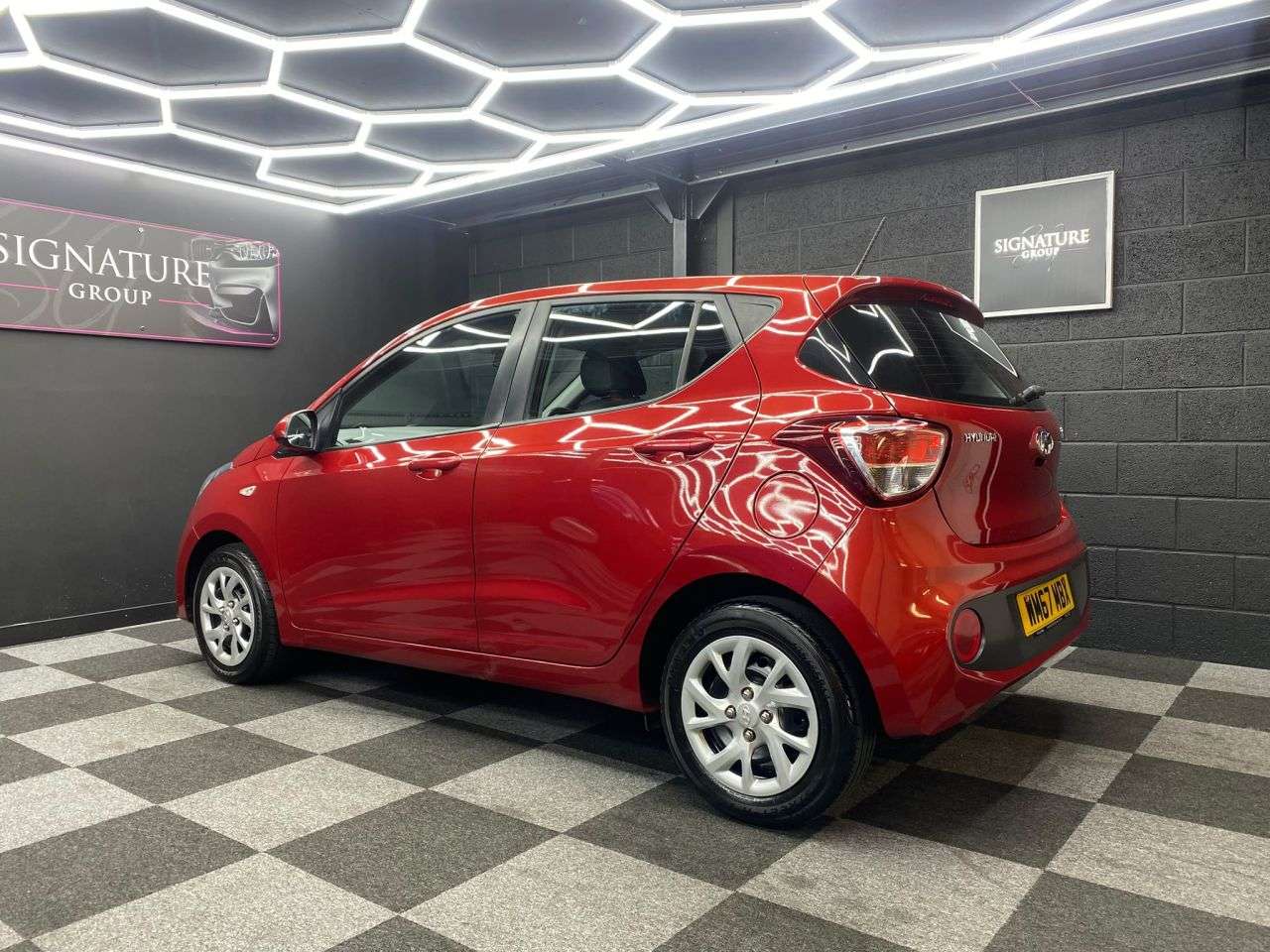 A 2018 HYUNDAI I10 1.0 SE Hatchback 5dr Petrol Manual Euro 6 (66 ps) A 2018 HYUNDAI I10 1.0 SE Hatchback 5dr Petrol Manual Euro 6 (66 ps)