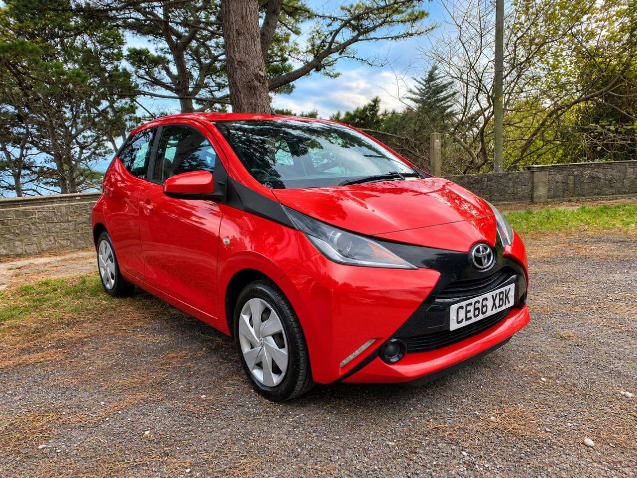 A 2016 TOYOTA AYGO 1.0 VVT-i x-play Hatchback 5dr Petrol Manual Euro 6 (68 ps) A 2016 TOYOTA AYGO 1.0 VVT-i x-play Hatchback 5dr Petrol Manual Euro 6 (68 ps)