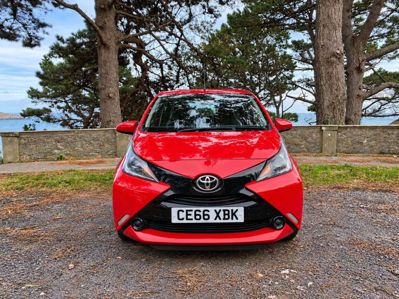 A 2016 TOYOTA AYGO 1.0 VVT-i x-play Hatchback 5dr Petrol Manual Euro 6 (68 ps) A 2016 TOYOTA AYGO 1.0 VVT-i x-play Hatchback 5dr Petrol Manual Euro 6 (68 ps)