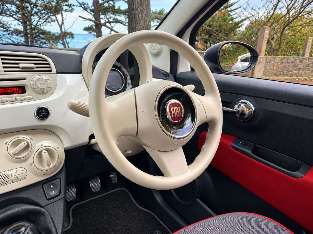 A 2015 FIAT 500 1.2 Pop Hatchback 3dr Petrol Manual Euro 6 (s/s) (69 bhp) A 2015 FIAT 500 1.2 Pop Hatchback 3dr Petrol Manual Euro 6 (s/s) (69 bhp)