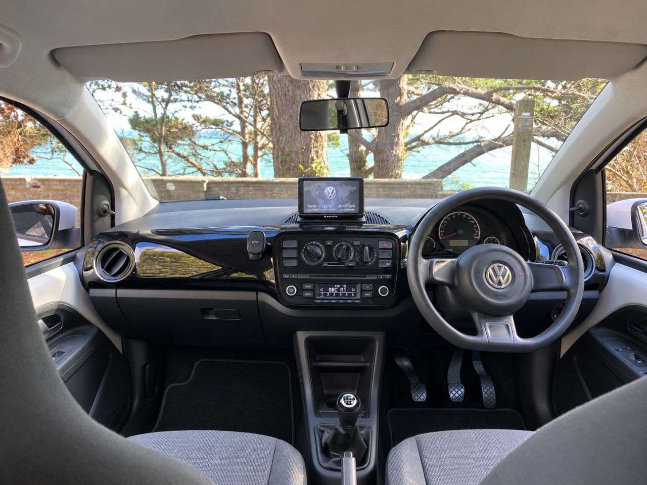 A 2012 VOLKSWAGEN UP! 1.0 Move up! Hatchback 3dr Petrol Manual Euro 5 (60 ps) A 2012 VOLKSWAGEN UP! 1.0 Move up! Hatchback 3dr Petrol Manual Euro 5 (60 ps)