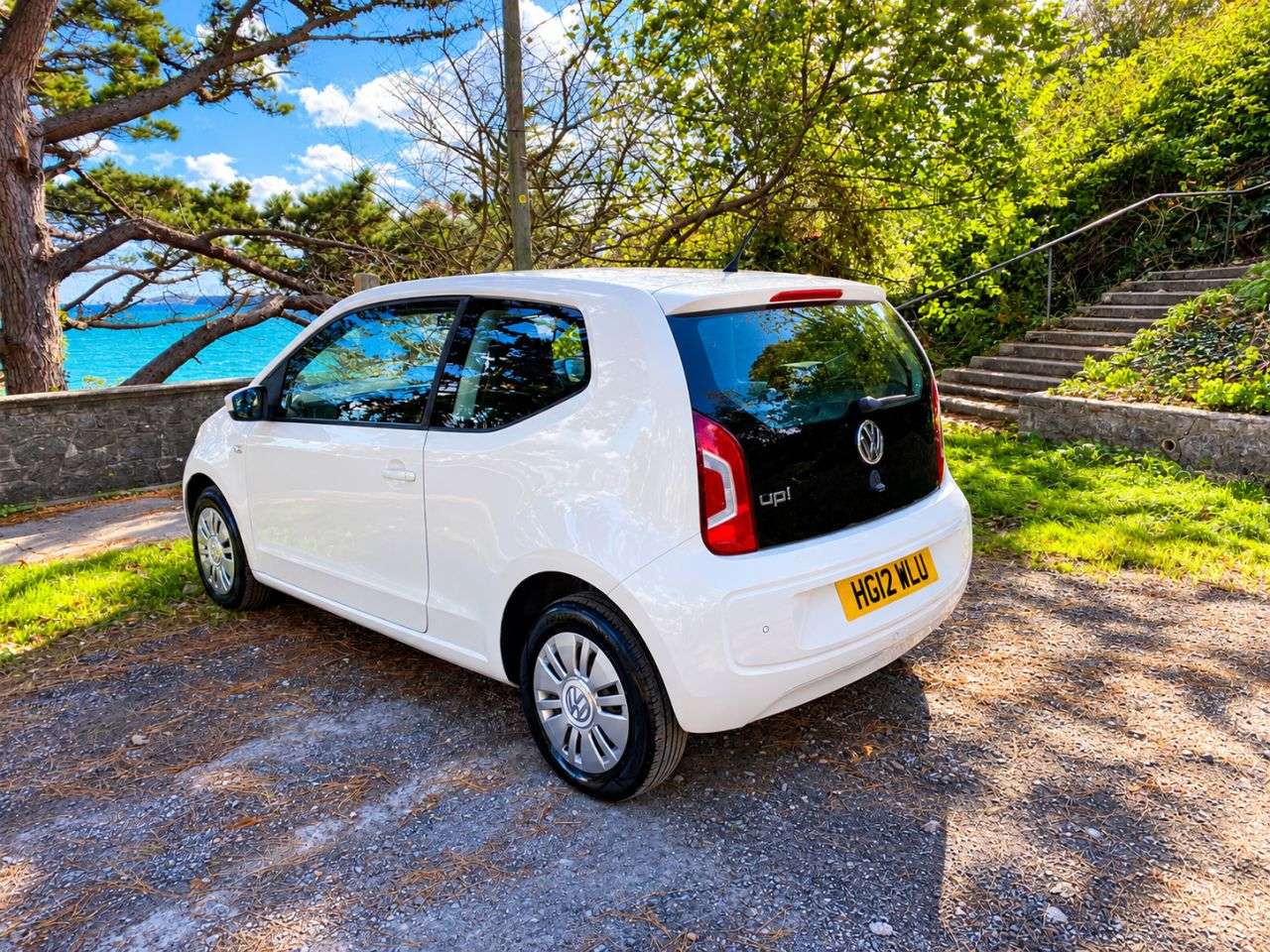 A 2012 VOLKSWAGEN UP! 1.0 Move up! Hatchback 3dr Petrol Manual Euro 5 (60 ps) A 2012 VOLKSWAGEN UP! 1.0 Move up! Hatchback 3dr Petrol Manual Euro 5 (60 ps)