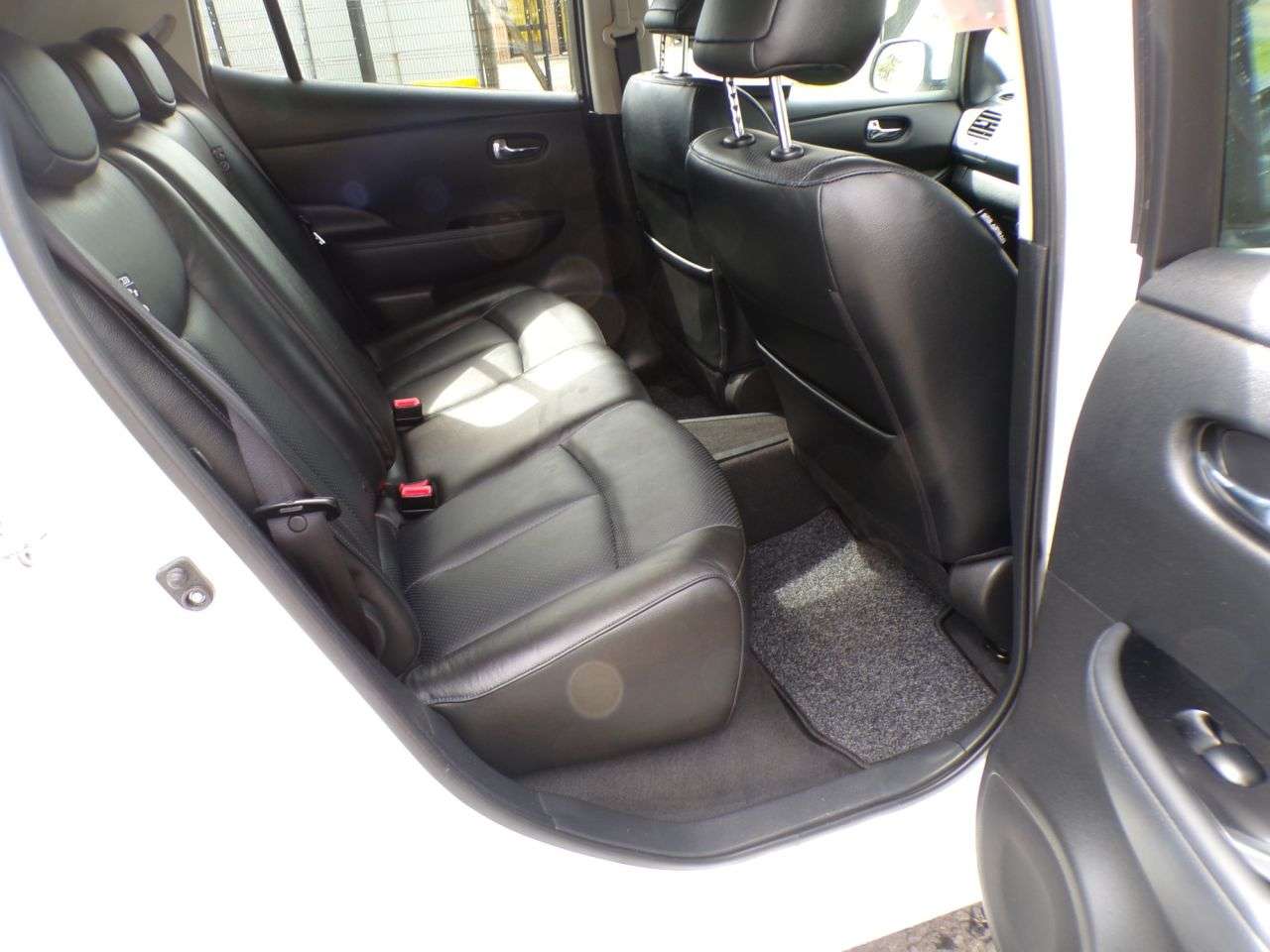 A 2017 NISSAN LEAF TEKNA A 2017 NISSAN LEAF TEKNA
