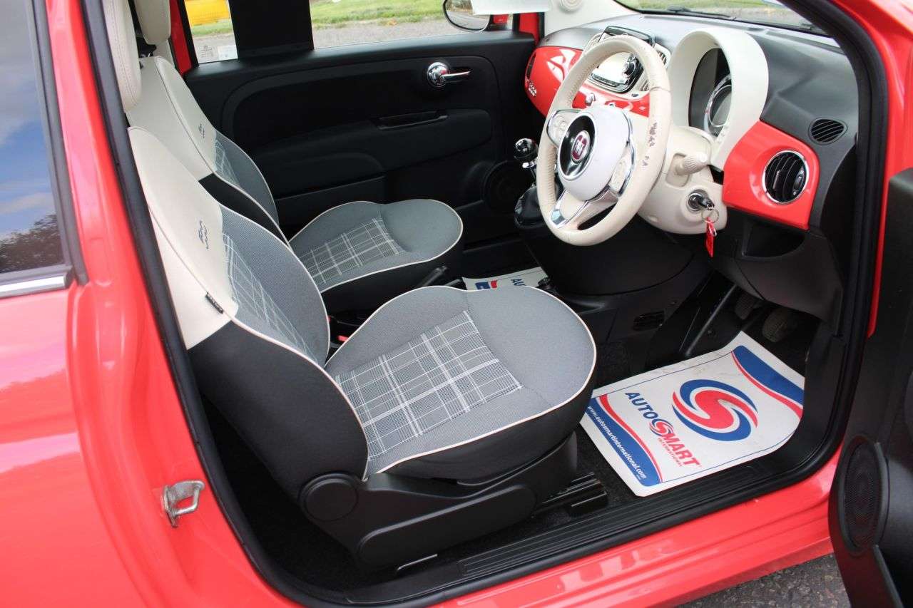 A 2018 FIAT 500 1.2 Lounge 2018,Glass roof,Bluetooth,DAB,Cruise,Parking Sensors,F.S.H,Ulez A 2018 FIAT 500 1.2 Lounge 2018,Glass roof,Bluetooth,DAB,Cruise,Parking Sensors,F.S.H,Ulez