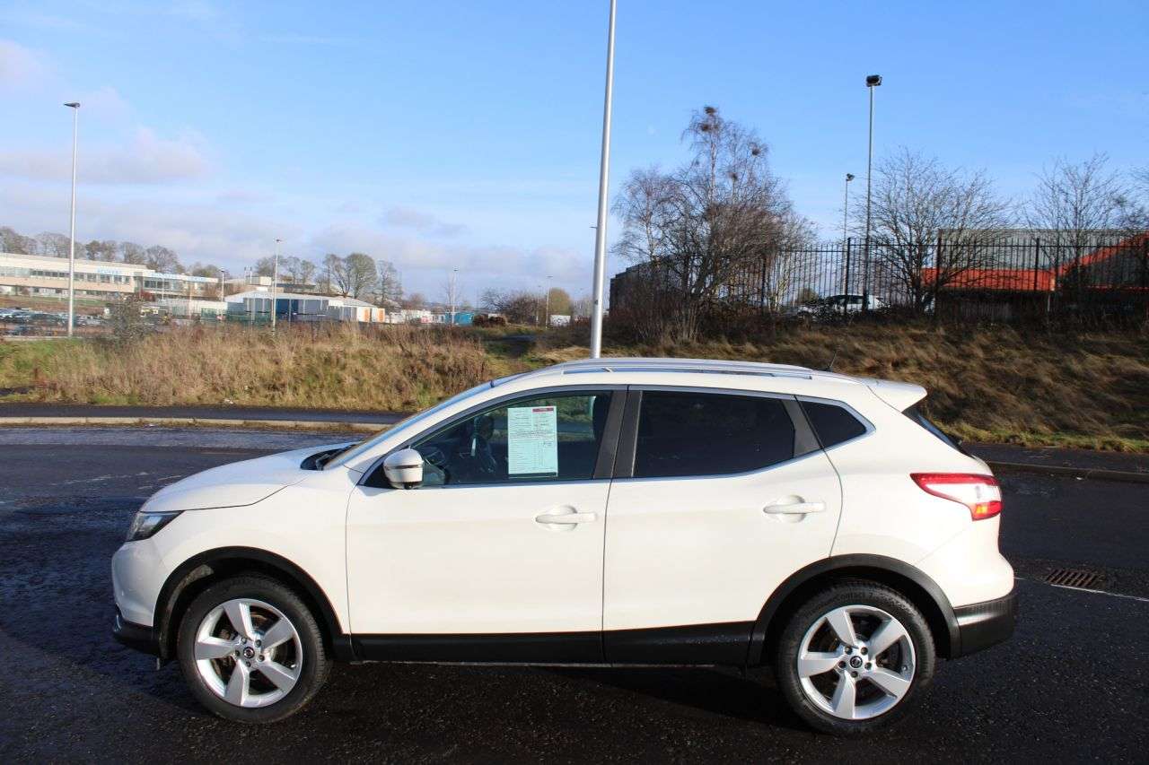 A 2016 NISSAN QASHQAI 1.5 dCi N-Connecta 2016,Glass Roof,Sat Nav,18*Alloys,Reverse Cam,Ulez Compl A 2016 NISSAN QASHQAI 1.5 dCi N-Connecta 2016,Glass Roof,Sat Nav,18*Alloys,Reverse Cam,Ulez Compl