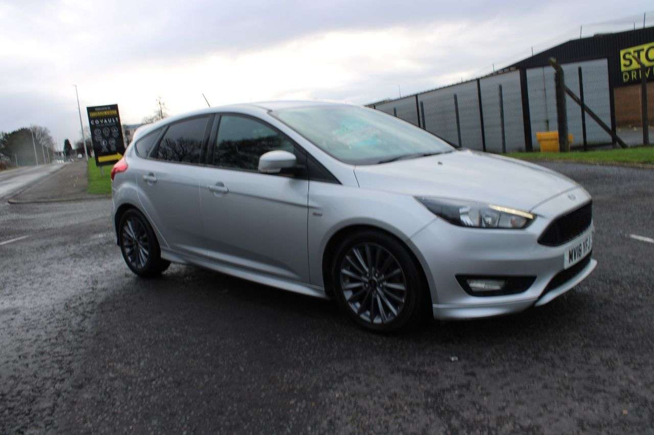 A 2018 FORD FOCUS 1.0T ST-Line 2018.Sat Nav,Bluetooth,DAB,18*Alloys.Park Sensors,Air Con,65mp A 2018 FORD FOCUS 1.0T ST-Line 2018.Sat Nav,Bluetooth,DAB,18*Alloys.Park Sensors,Air Con,65mp