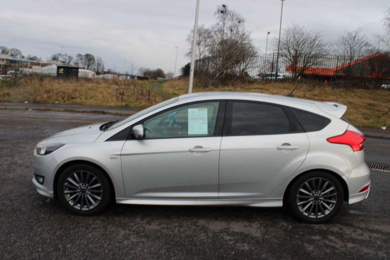A 2018 FORD FOCUS 1.0T ST-Line 2018.Sat Nav,Bluetooth,DAB,18*Alloys.Park Sensors,Air Con,65mp A 2018 FORD FOCUS 1.0T ST-Line 2018.Sat Nav,Bluetooth,DAB,18*Alloys.Park Sensors,Air Con,65mp