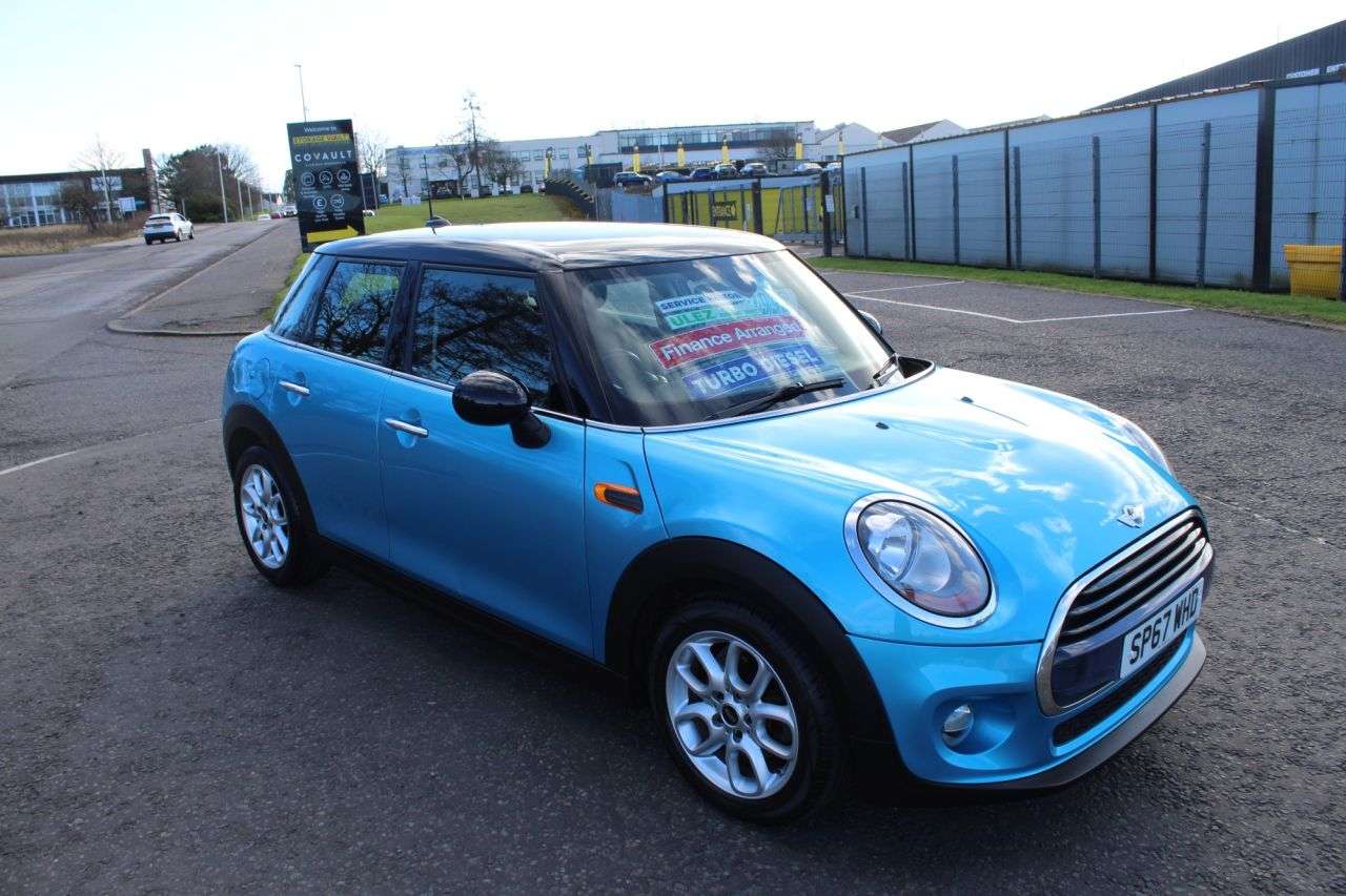 A 2017 MINI HATCH 1.5 Cooper D 2017,49,000mls,Bluetooth,DAB,78mpg,Spotless Condition,Ulez Com A 2017 MINI HATCH 1.5 Cooper D 2017,49,000mls,Bluetooth,DAB,78mpg,Spotless Condition,Ulez Com