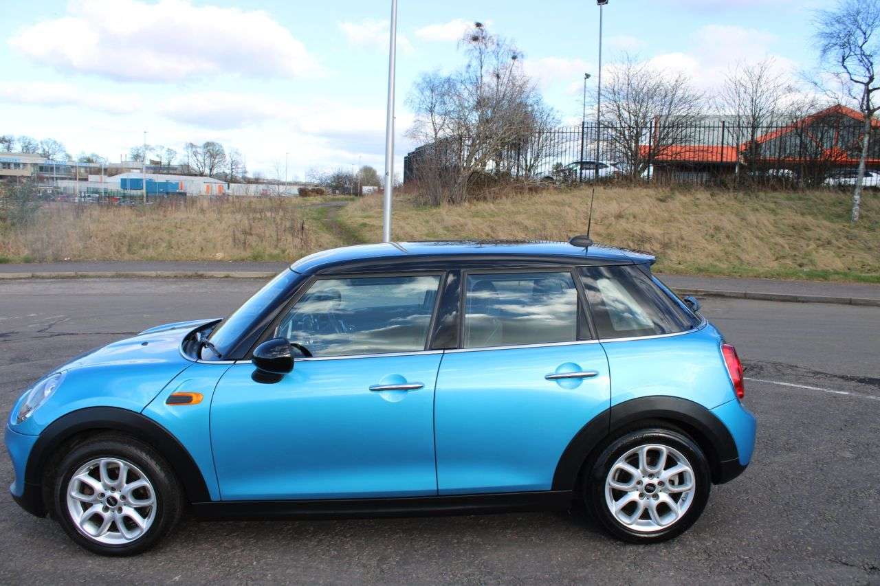 A 2017 MINI HATCH 1.5 Cooper D 2017,49,000mls,Bluetooth,DAB,78mpg,Spotless Condition,Ulez Com A 2017 MINI HATCH 1.5 Cooper D 2017,49,000mls,Bluetooth,DAB,78mpg,Spotless Condition,Ulez Com