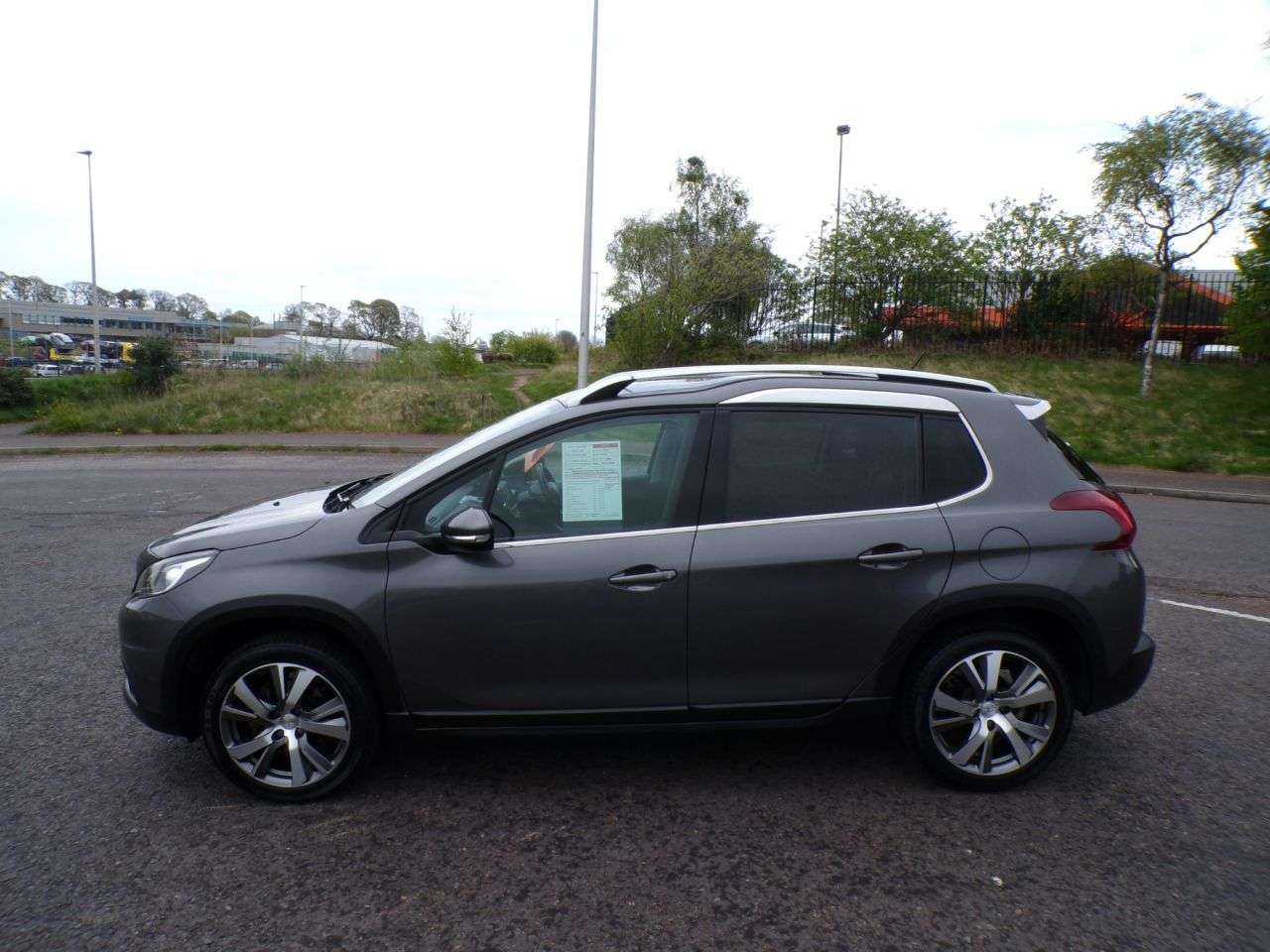 A 2017 PEUGEOT 2008 1.2 Allure 2017,Diamond Cut Alloys,64mpg,£20 Road Tax,DAB,Cruise,F.S.H,Ulez A 2017 PEUGEOT 2008 1.2 Allure 2017,Diamond Cut Alloys,64mpg,£20 Road Tax,DAB,Cruise,F.S.H,Ulez