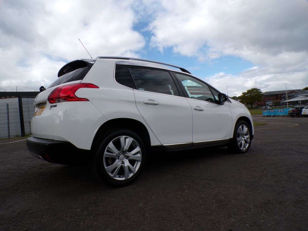 2015 PEUGEOT 2008 2015 PEUGEOT 2008